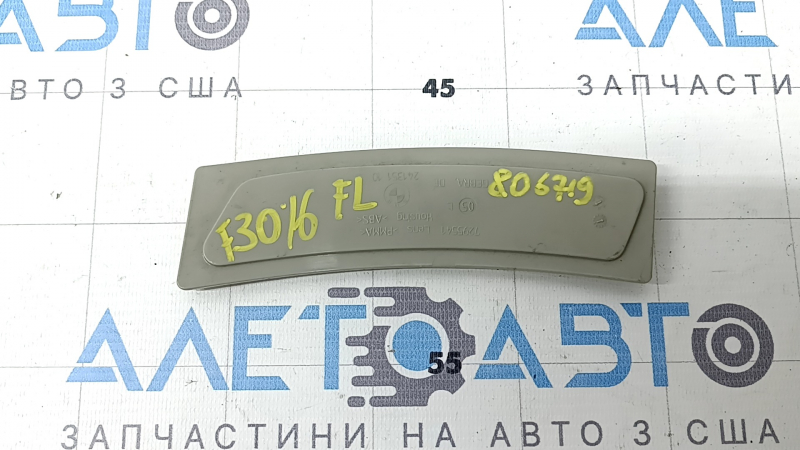 Отражатель передний левый BMW 3 F30 16-18 расклеился, потерт