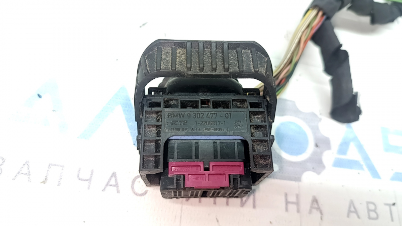 Фишка на блок ECU компьютера двигателя BMW 3 F30 17-18 B46, черная
