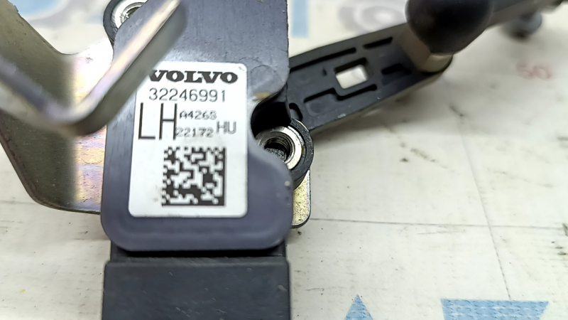 Датчик наклона кузова передний левый Volvo XC60 18-26 с тяжкой