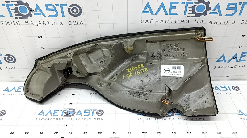 Боковушка заднего ряда сидений правая BMW 3 F30 16-18 кожа черная, примята