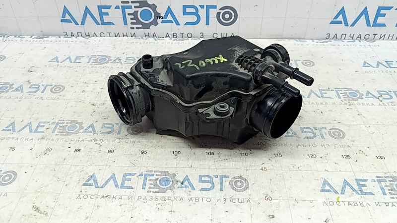 Резонатор воздушный Volvo XC60 22-26 B5 верхний
