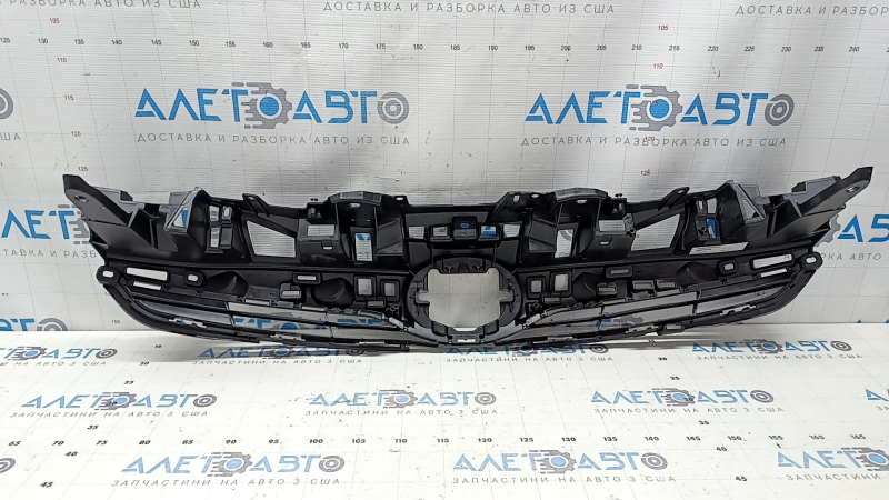 Решетка радиатора grill Toyota Prius 50 16-18 без парктроников