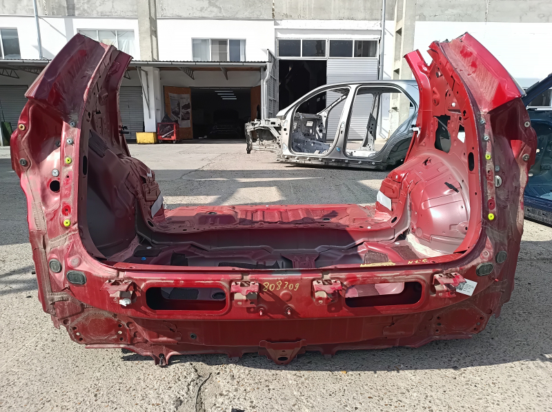 Задняя панель Lexus NX200t NX300 NX300h 15-21 на кузове, красная