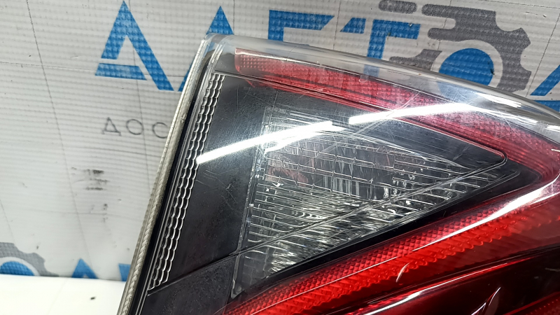 Фонарь верхний крыло правый Toyota Prius 50 16-16 царапины
