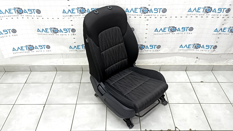 Пассажирское сиденье Kia Sportage 17-22 без airbag, механическое, ткань черная, LX, серая строчка, под химчистку