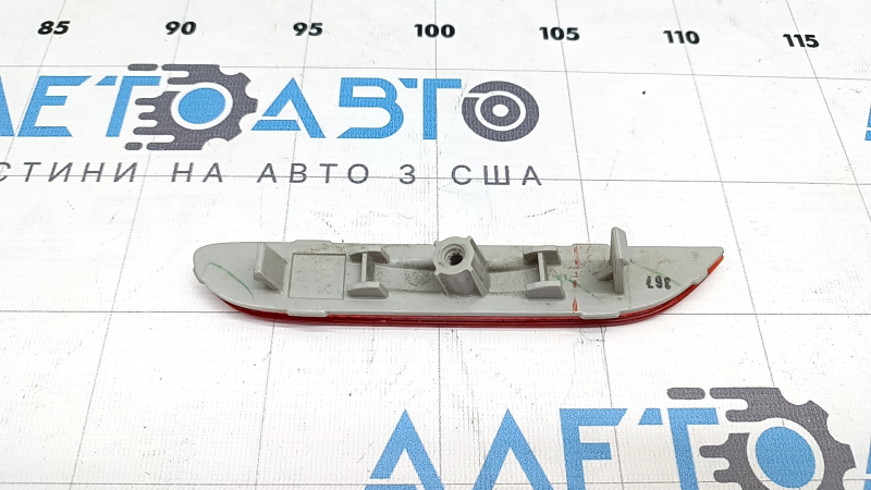 Отражатель заднего бампера правый Nissan Ariya 23-26