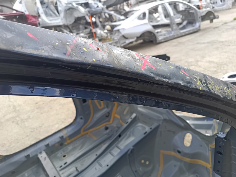 Четверть передняя правая Volvo XC60 22-26 B5, B6 на кузове, синий 723 вмятины