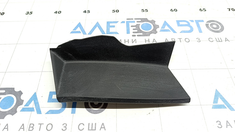 Накладка фонаря правая Toyota Camry v70 18-20 надломаны крепления