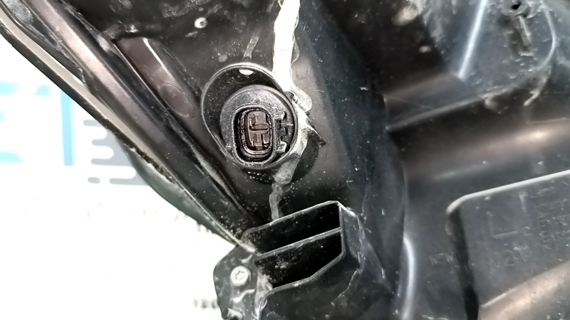 Фара передняя левая Toyota Camry v70 18-18 галоген + LED, трещина в креплении, треснут корпус