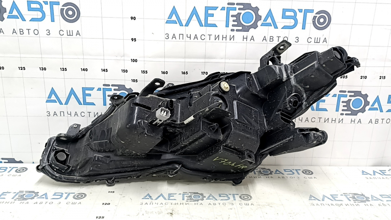 Фара передняя правая Toyota Camry v70 18-18 галоген + LED