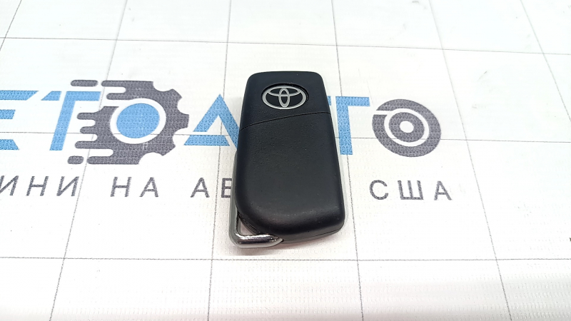 Ключ Toyota Rav4 21-25 3 кнопки, потерт, царапины