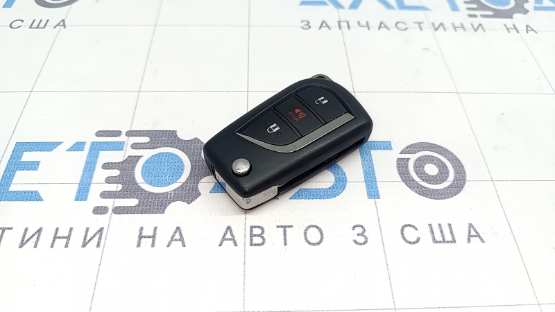 Ключ Toyota Rav4 21-25 3 кнопки, потерт, царапины