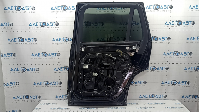 Дверь в сборе задняя правая Volvo XC90 16-26 keyless, тонировка, черный 717, вмятина
