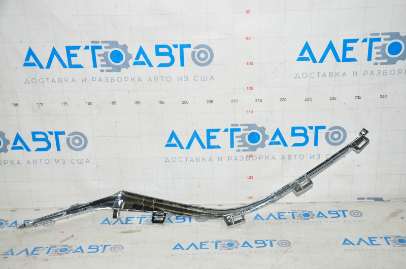 Молдинг решетки радиатора левый Mazda 3 14-16 BM дорест