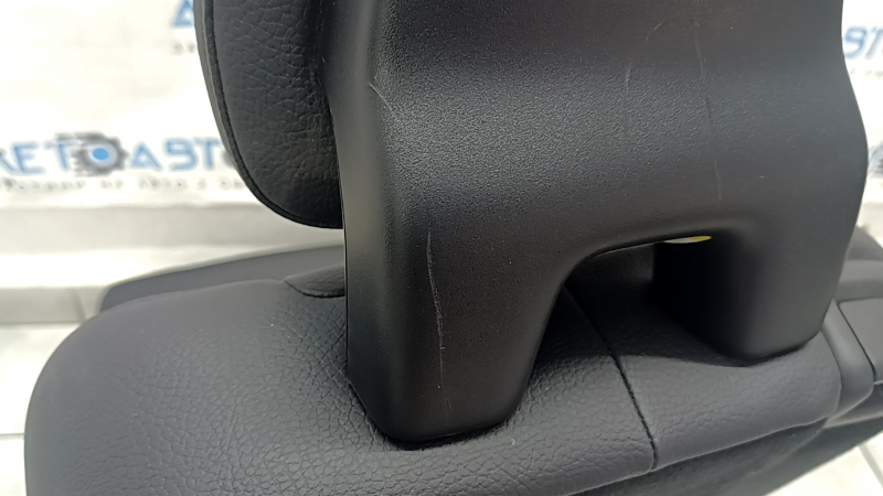 Заднее сидение правое Volvo XC90 16-25 кожа черная под 3 ряда, царапины на пластике, примято, под чистку