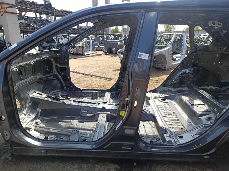 Стойка кузова центральная левая Toyota Rav4 19-21 на кузове