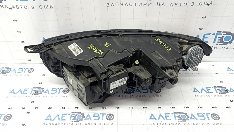 Фара передняя правая в сборе Volvo XC90 16-17 LED, песок, трещины в стекле, сломано крепление