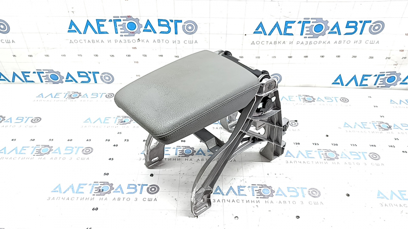 Подлокотник Audi A5 F5 18-19 кожа серая, с кронштейном