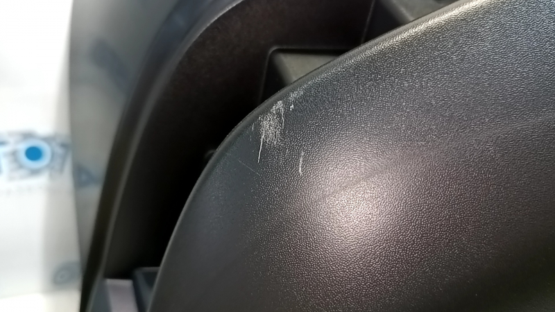 Бампер задний голый Nissan Rogue 17-20 без парктроников, царапины