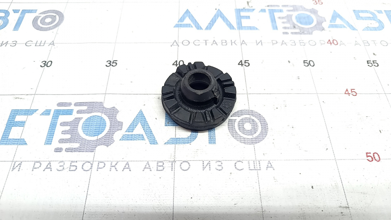Опора радиатора нижняя правая Audi A5 F5 17-24 резина