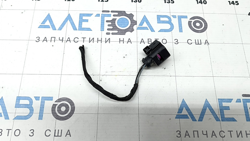 Фишка фонаря внешнего крыло левая Audi A6 C7 16-18