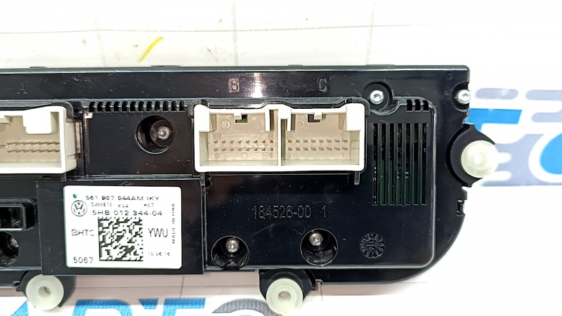 Управление климат-контролем VW Passat b8 16-19 USA с подогревом