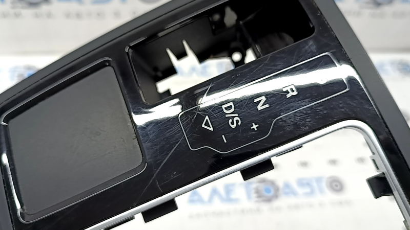 Панель управления MMI Audi A6 C7 16-18 рест, сколы, царапины