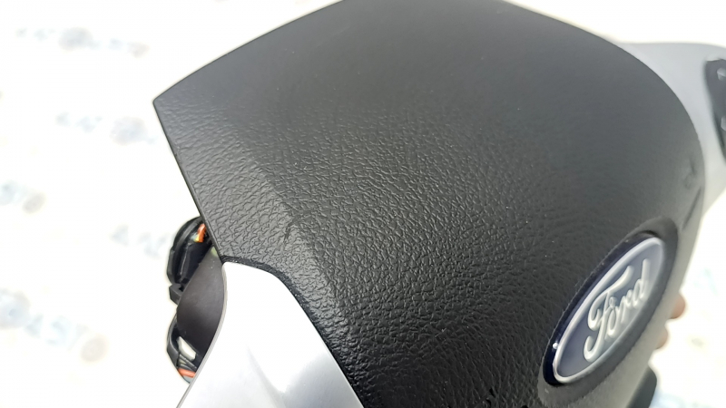 Подушка безопасности airbag в руль водительская Ford C-max MK2 13-18 черная, с кнопками, царапины