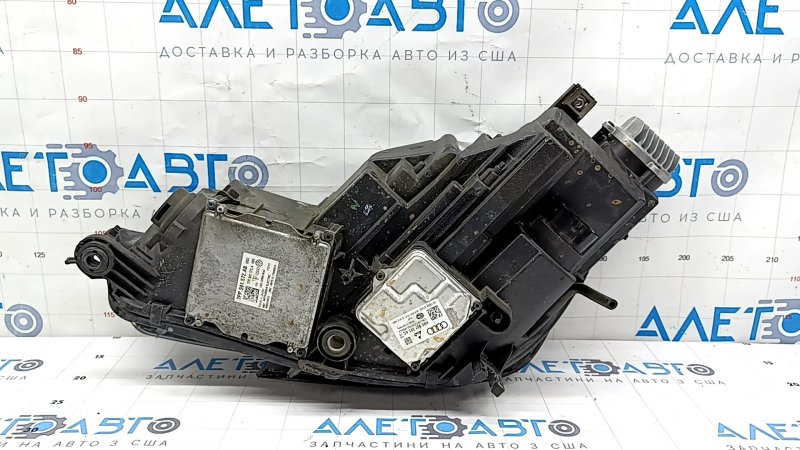 Фара передняя правая в сборе Audi A4 B9 17-19 Full LED, песок