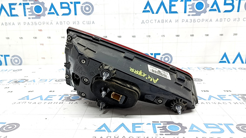 Фонарь внутренний крышка багажника правый Audi A4 B9 17-19 седан LED