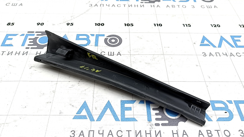Накладка передней стойки средняя правая Audi A4 B9 17-21 серая