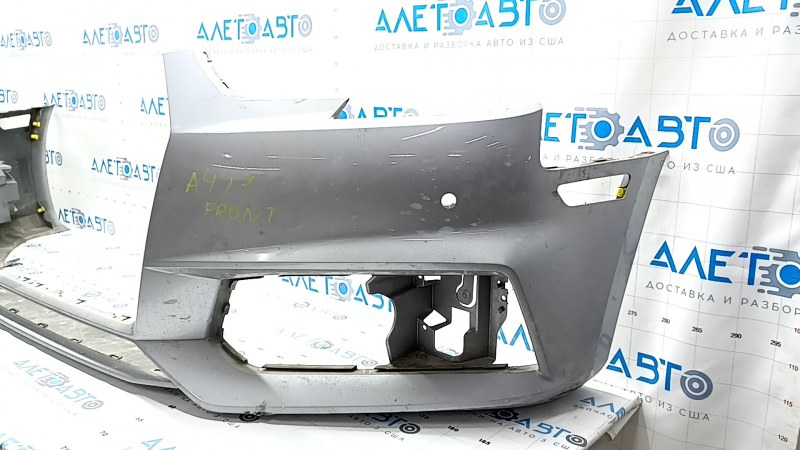 Бампер передний голый Audi A4 B9 17-19 S-Line без омывателей, под 4 парктроника, без заглушки буксир крюка, серебро, примят, тещина в креплении, царапины