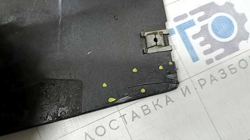 Крепление накладки порога, состояние с дефектами на Ford Fusion 2013-2020.