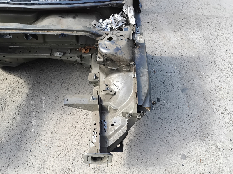 Четверть передняя левая Ford Fusion mk5 13-20 plug-in на кузове, графит