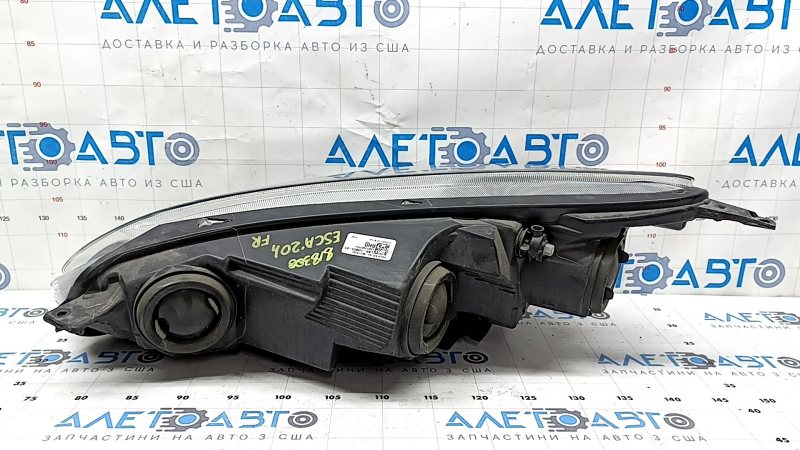 Фара передняя правая Ford Escape MK4 20-22 галоген + LED DRL
