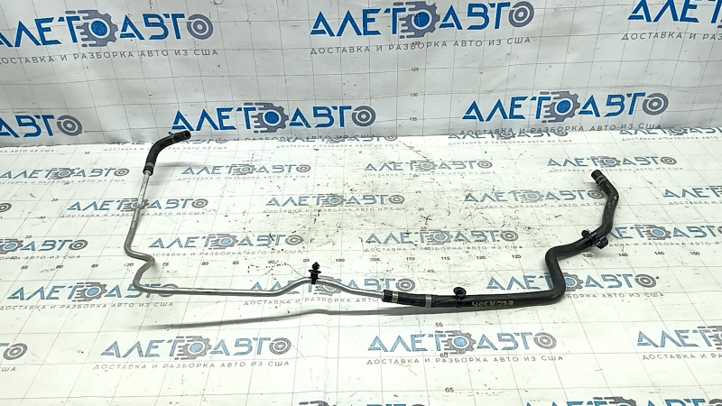 Патрубок охлаждения бачок-охладитель Ford Escape MK4 20-26 hybrid 2 части