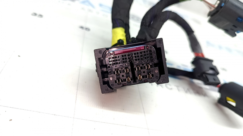 Фишка на блок ECU компьютер двигателя BMW X7 G07 21-22 3.0T черная, 17 пинов