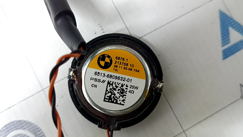 Динамик пищалка в торпеде BMW X7 G07 19-26 Harman Kardon