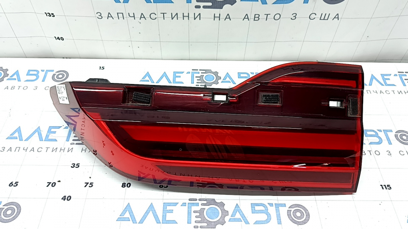 Фонарь внутренний дверь багажника правый BMW X7 G07 19-22 LED