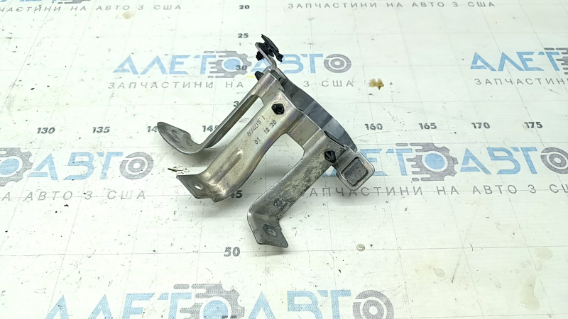 Кронштейн моторчика системы охлаждения BMW X7 G07 21-22 3.0T 2 части