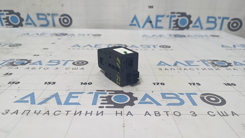 USB Hub центральной консоли Jeep Compass 22-26 передний