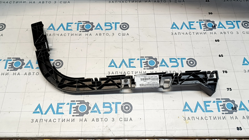 Крепление заднего бампера внешнее правое Dodge Challenger 09-23