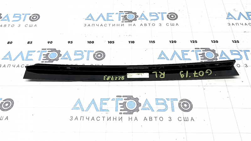 Накладка двери боковая задняя левая BMW X7 G07 19-26 задняя, глянцевая, царапины
