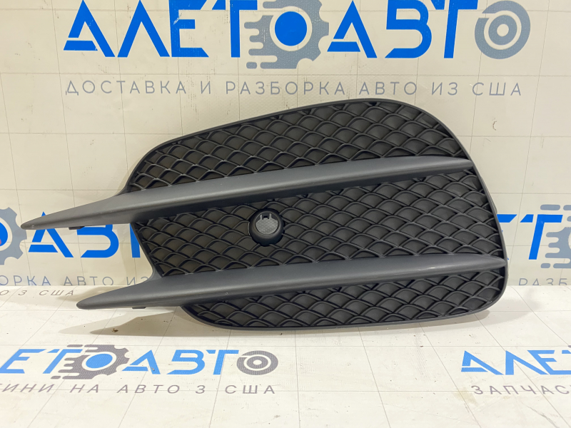Решетка переднего бампера левая Mercedes W213 E 17-20 под парктроник, AMG pkg