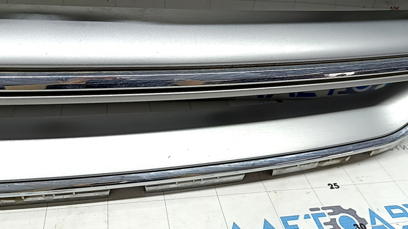 Решетка радиатора grill Ford Escape MK3 17-19 рест серая с хромом, песок
