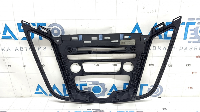 Накладка панели управления магнитофоном Ford Escape MK3 17-19 черная