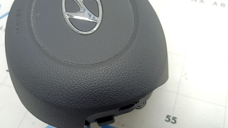 Вид сбоку подушки безопасности Hyundai Sonata, оригинальная деталь с минимальными износами.