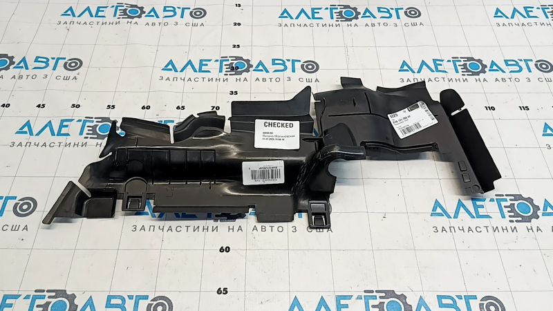 Дефлектор радиатора левый Audi A5 F5 18-19 2.0T