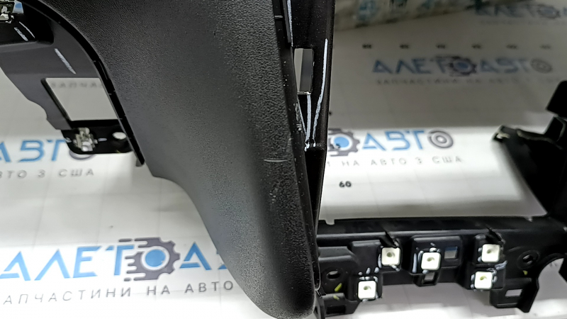 Торпедо передняя панель с AIRBAG Infiniti QX50 22-25 черная, под динамик, с дефлекторами, царапины, ржавый пиропатрон