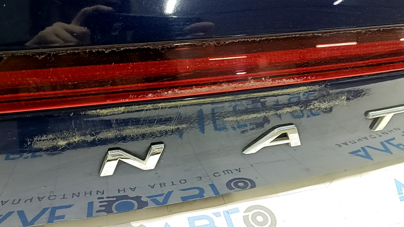 Крышка багажника в сборе Hyundai Sonata 20-23 синий ST2, с оптикой и камерой, обшивка с надрывами, потерта